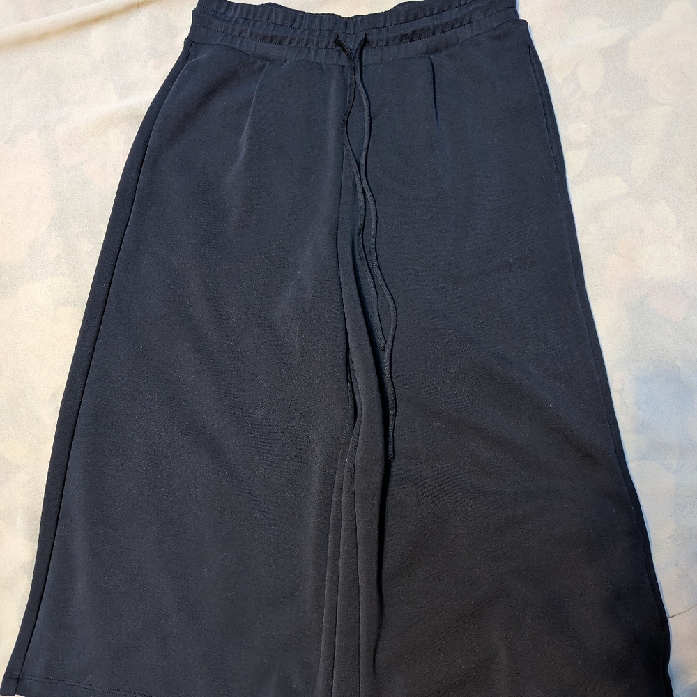 Babaton wide leg lounge shorts